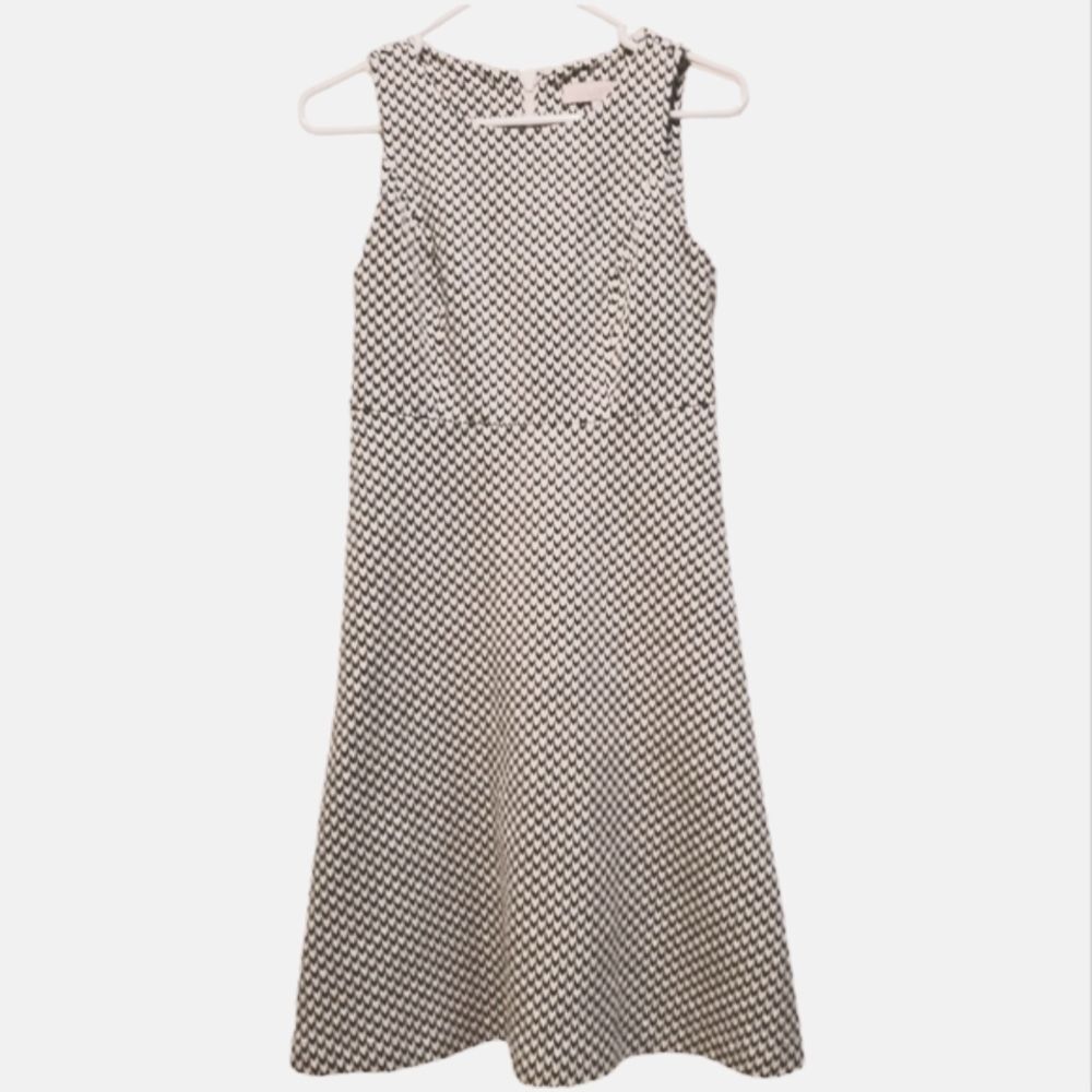 LOFT A line knee length black white chevron knit sleeveless dress jumper size 0